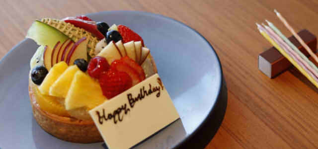 誕生日ケーキの画像