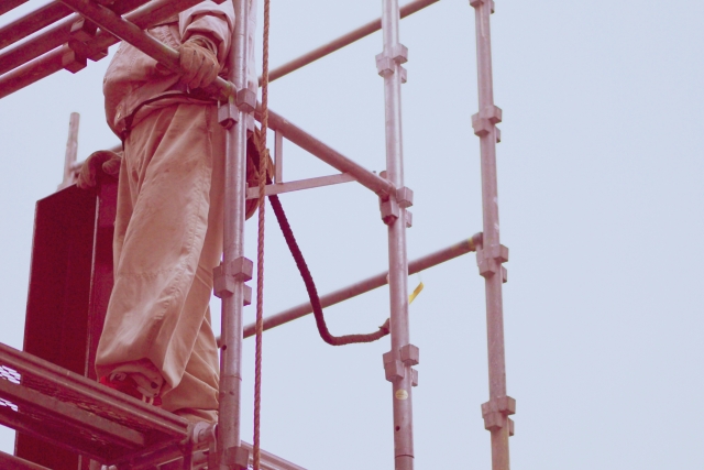 とび職の作業風景画像