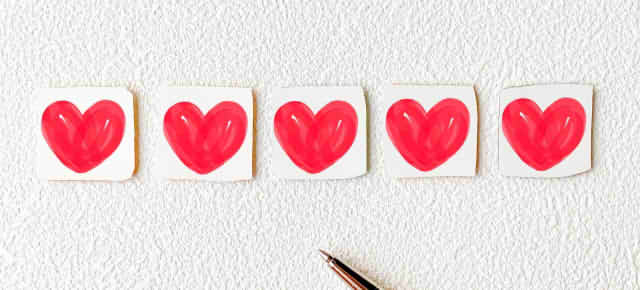 ハートのイラストが5つ並べられた画像