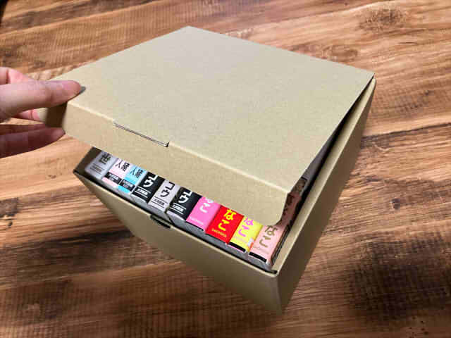 ギフトボックス型の収納ボックス画像