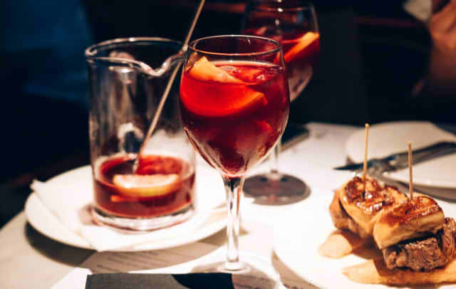 オシャレな食卓の画像