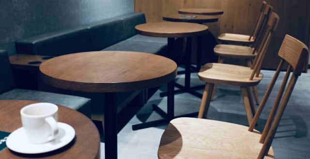 カフェの店内の様子の画像