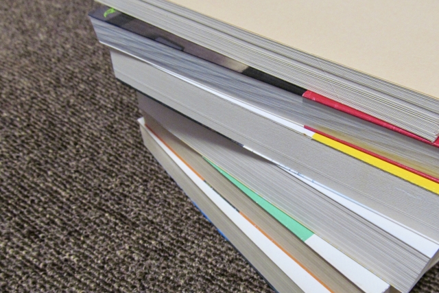 本が積み重ねされている画像